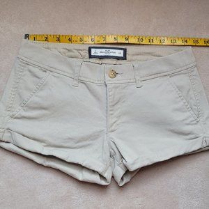 Abercrombie & Fitch mid rise shorts